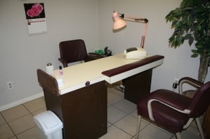 Manicure Tables 